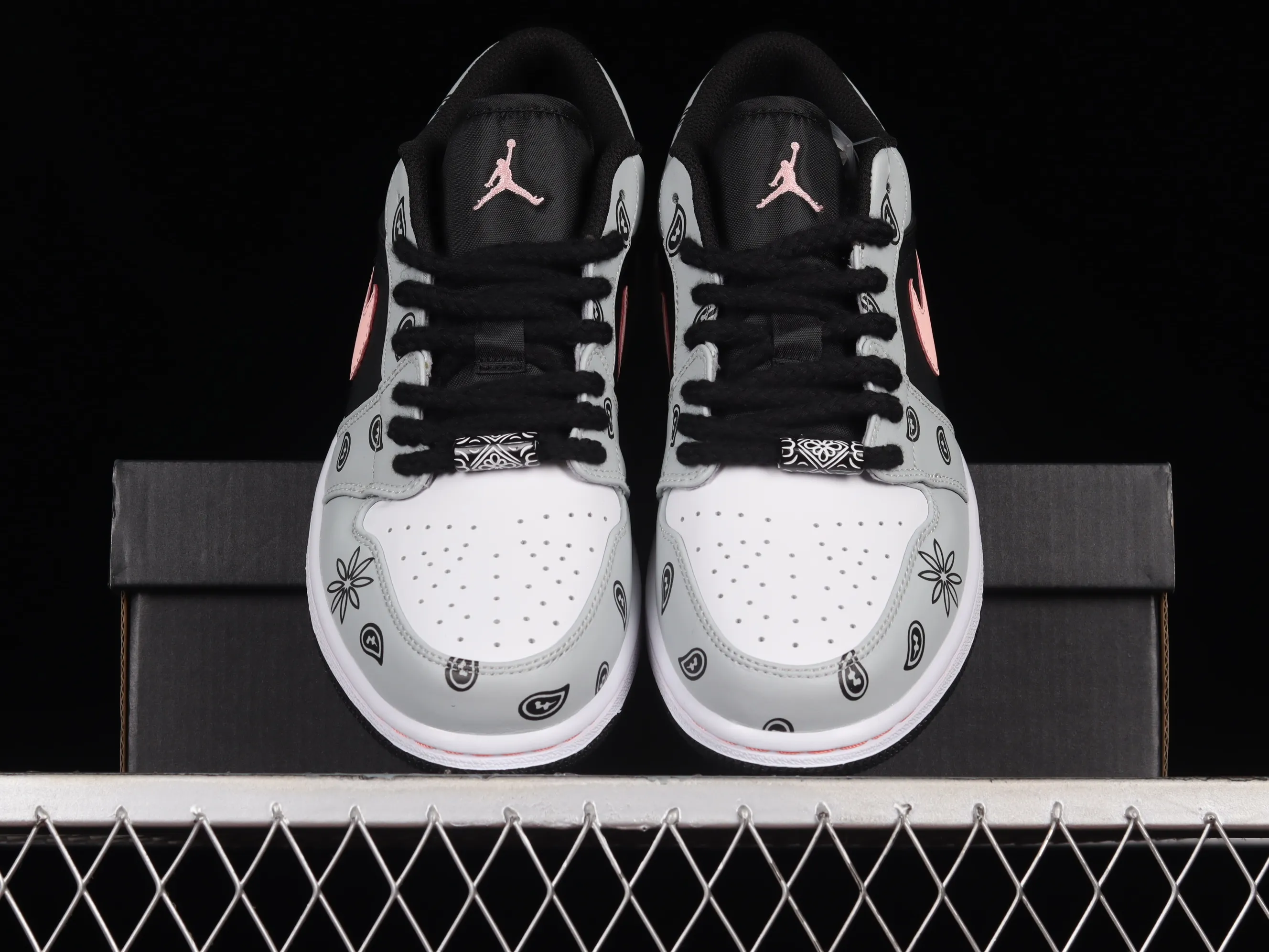 All categories Air Jordan Jordan series basketball shoes Air Jordan 1 Low Air Jordan 1 Low AJ1 Joe 1 customized sports culture basketball shoes 553558-062